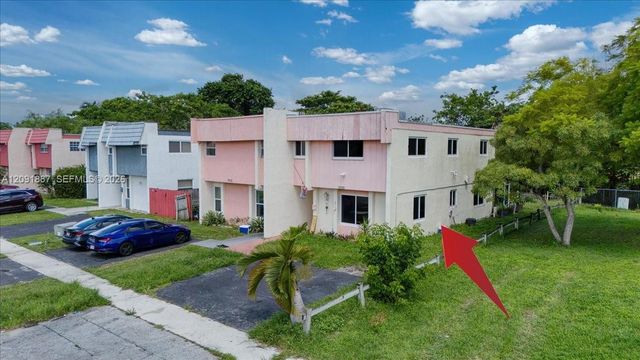 7911 SW 7th Place, North Lauderdale, FL 33068