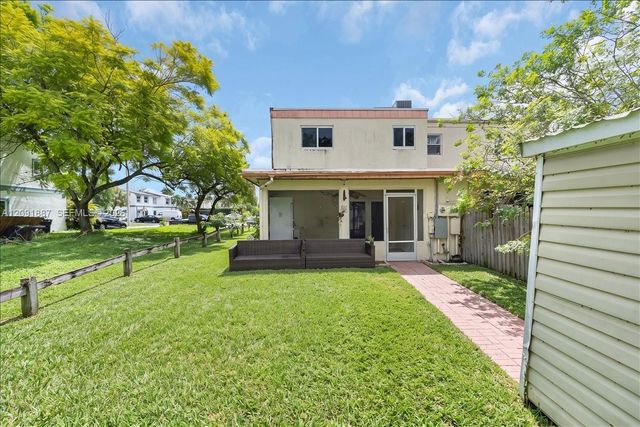7911 SW 7th Place, North Lauderdale, FL 33068