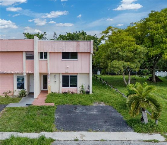 7911 SW 7th Place, North Lauderdale, FL 33068
