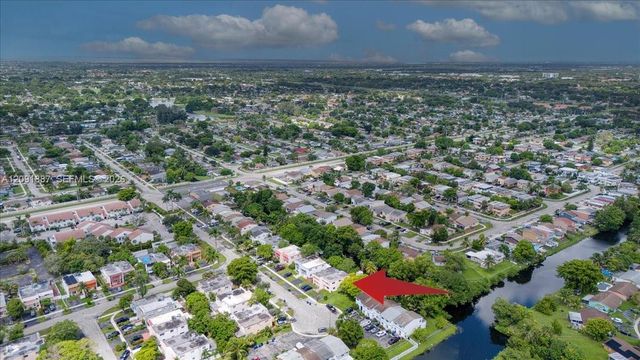 7911 SW 7th Place, North Lauderdale, FL 33068