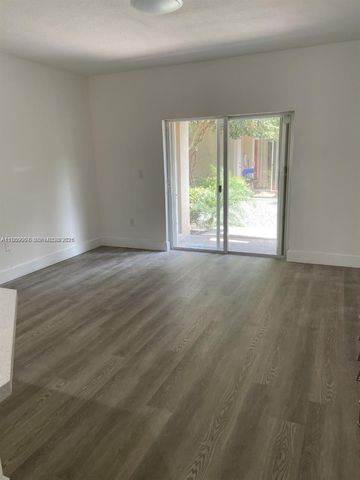 5725 NW 114th Path 106, Doral, FL 33178