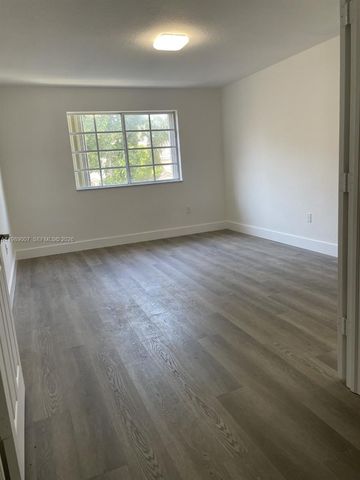 5725 NW 114th Path 106, Doral, FL 33178