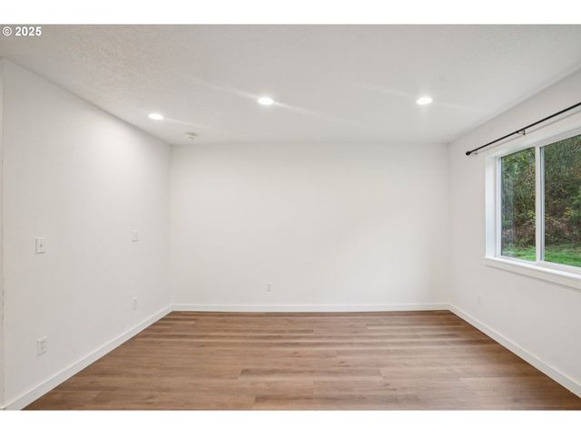 111 FINN HALL Rd, Woodland, WA 98674