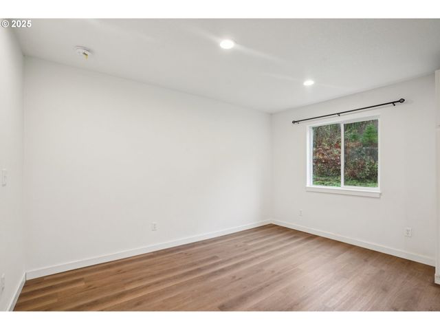 111 FINN HALL Rd, Woodland, WA 98674