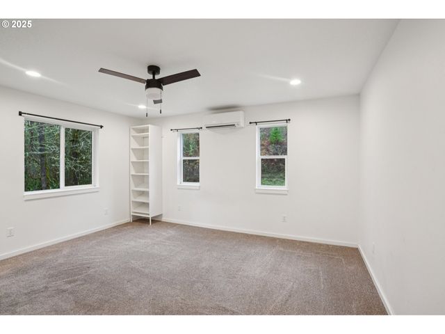 111 FINN HALL Rd, Woodland, WA 98674