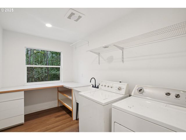 111 FINN HALL Rd, Woodland, WA 98674