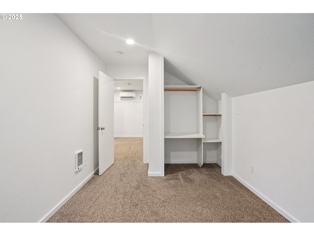 111 FINN HALL Rd, Woodland, WA 98674