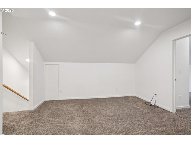 111 FINN HALL Rd, Woodland, WA 98674