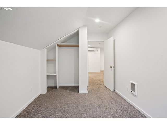 111 FINN HALL Rd, Woodland, WA 98674