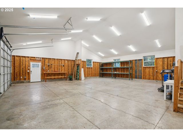 111 FINN HALL Rd, Woodland, WA 98674