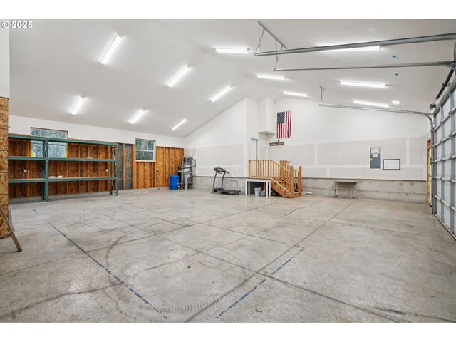 111 FINN HALL Rd, Woodland, WA 98674