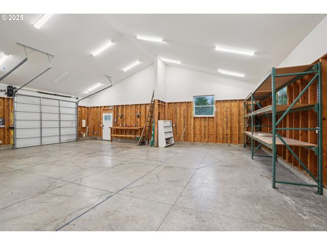 111 FINN HALL Rd, Woodland, WA 98674