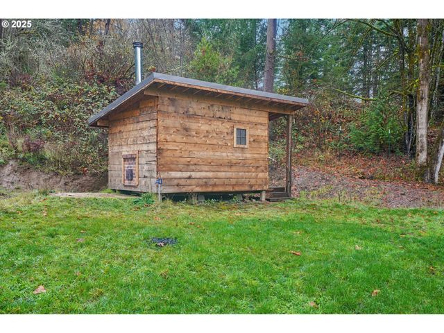 111 FINN HALL Rd, Woodland, WA 98674