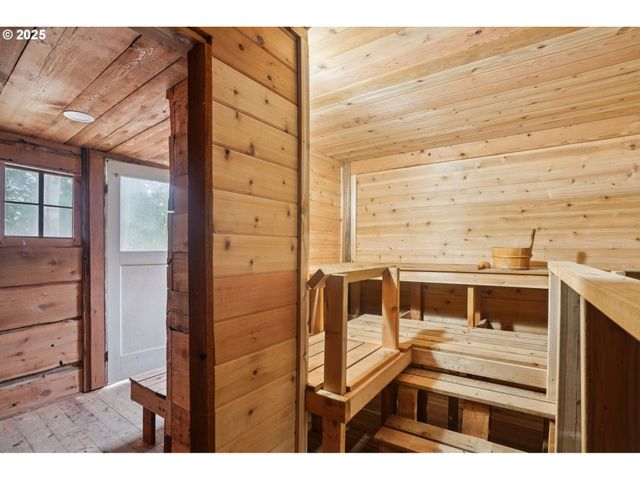 111 FINN HALL Rd, Woodland, WA 98674