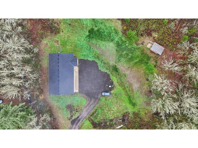 111 FINN HALL Rd, Woodland, WA 98674
