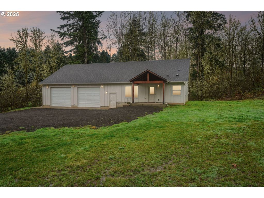 111 FINN HALL Rd, Woodland, WA 98674