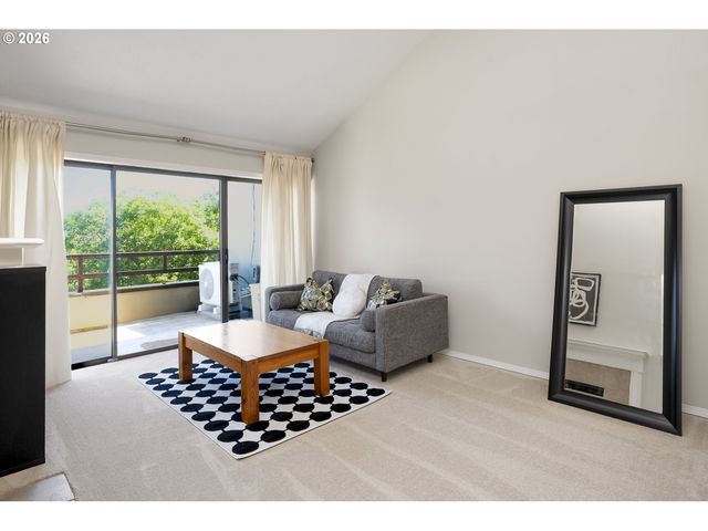 5150 S LANDING Dr 308B2, Portland, OR 97239