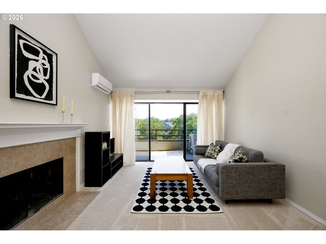 5150 S LANDING Dr 308B2, Portland, OR 97239