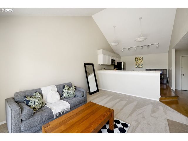 5150 S LANDING Dr 308B2, Portland, OR 97239