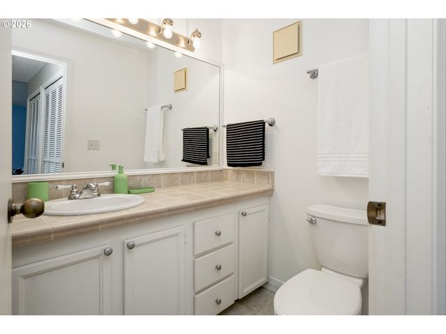 5150 S LANDING Dr 308B2, Portland, OR 97239