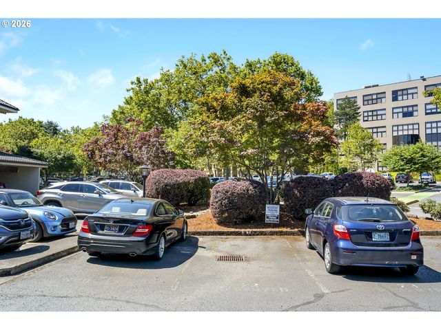 5150 S LANDING Dr 308B2, Portland, OR 97239