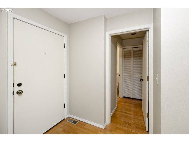 5150 S LANDING Dr 308B2, Portland, OR 97239