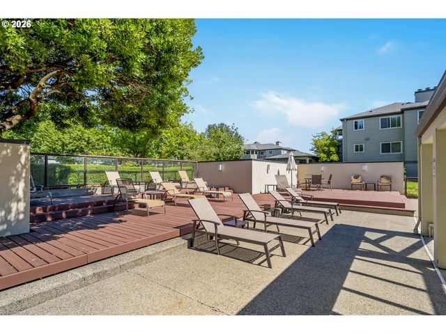 5150 S LANDING Dr 308B2, Portland, OR 97239