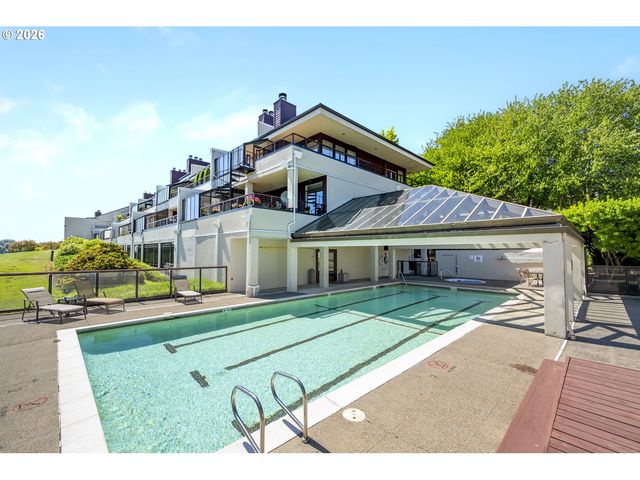 5150 S LANDING Dr 308B2, Portland, OR 97239