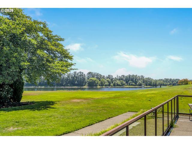 5150 S LANDING Dr 308B2, Portland, OR 97239
