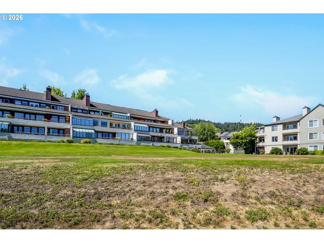 5150 S LANDING Dr 308B2, Portland, OR 97239
