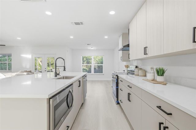 10905 KEWANEE DRIVE, Temple Terrace, FL 33617