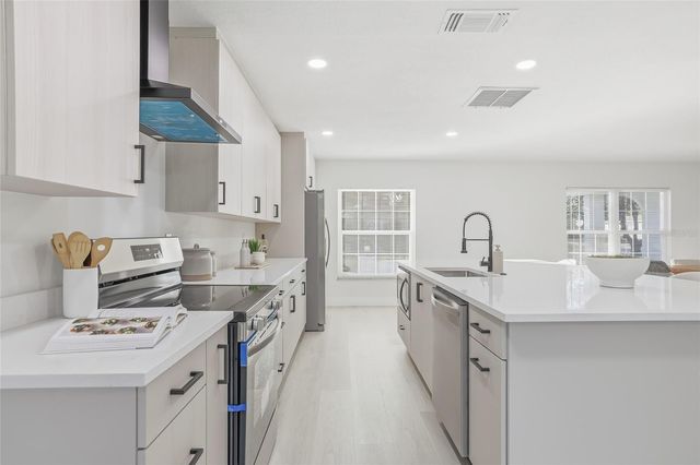 10905 KEWANEE DRIVE, Temple Terrace, FL 33617