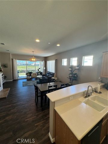 11000 Rockaway Glen Road, Apple Valley, CA 92308