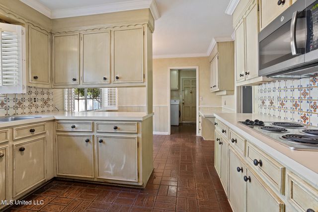 5172 Kaywood Circle, Jackson, MS 39211