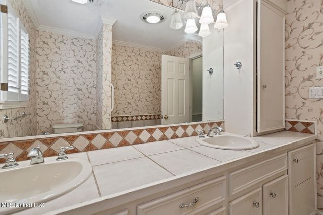 5172 Kaywood Circle, Jackson, MS 39211