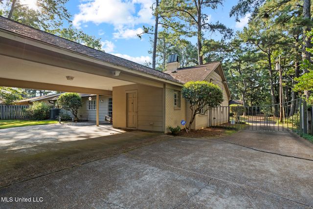 5172 Kaywood Circle, Jackson, MS 39211