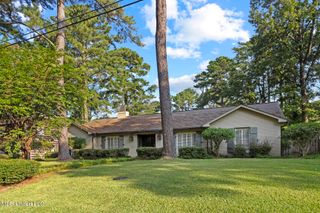 5172 Kaywood Circle, Jackson, MS 39211