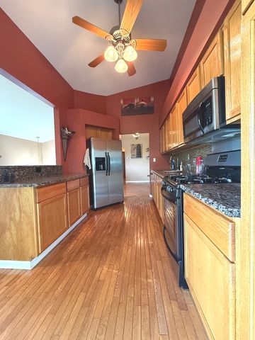 2304 Olde Mill Road, Plainfield, IL 60586