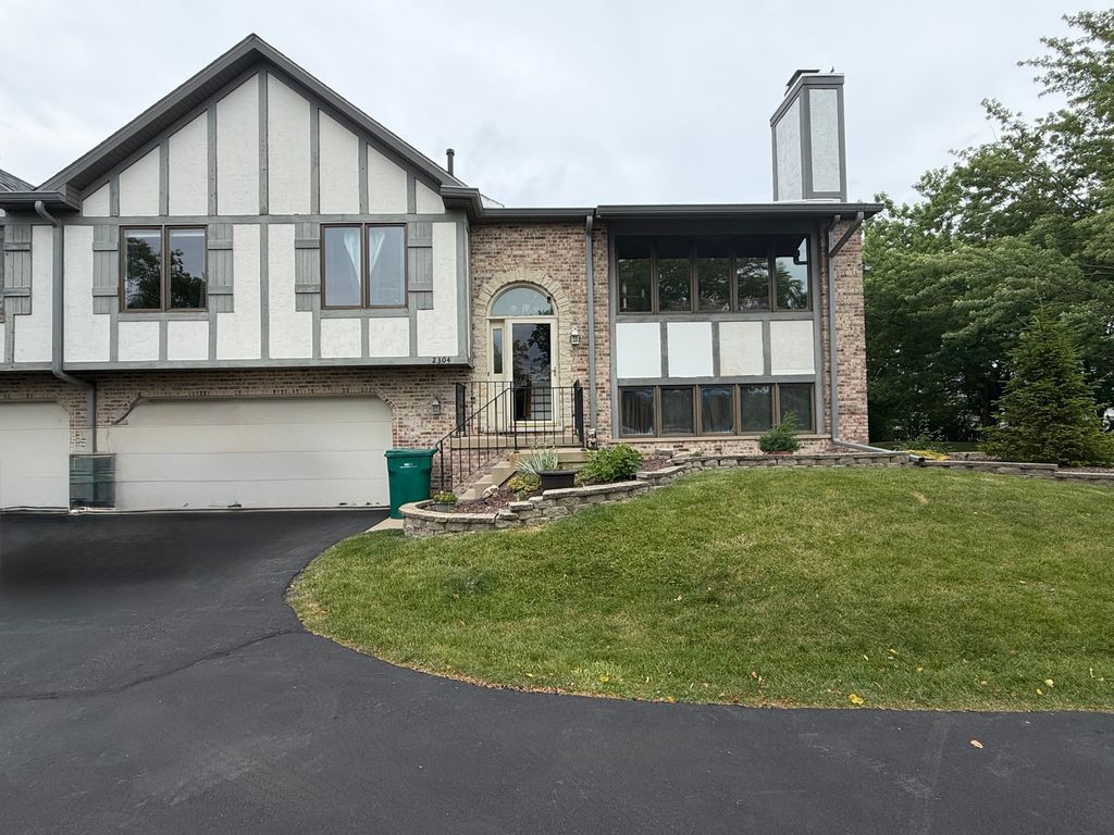 2304 Olde Mill Road, Plainfield, IL 60586