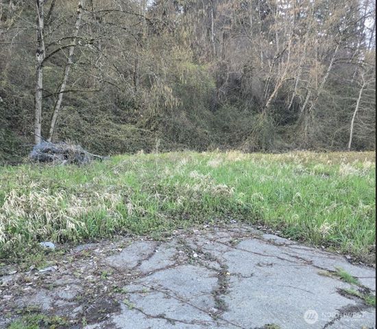 2210 W Valley Highway E, Edgewood, WA 98372