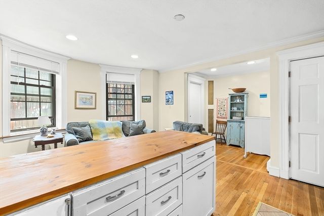 11-A Hanson Street G, Boston, MA 02118