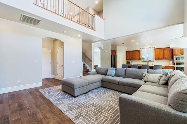 2696 Robinwood Avenue, Clovis, CA 93611