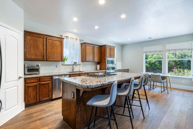 2696 Robinwood Avenue, Clovis, CA 93611