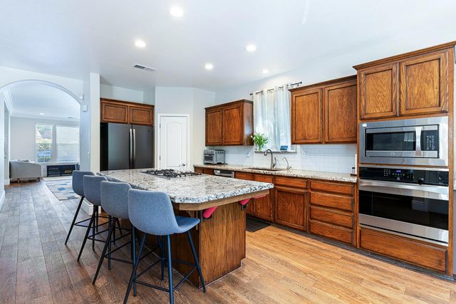 2696 Robinwood Avenue, Clovis, CA 93611