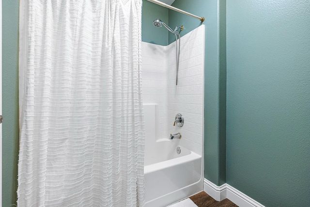 2696 Robinwood Avenue, Clovis, CA 93611