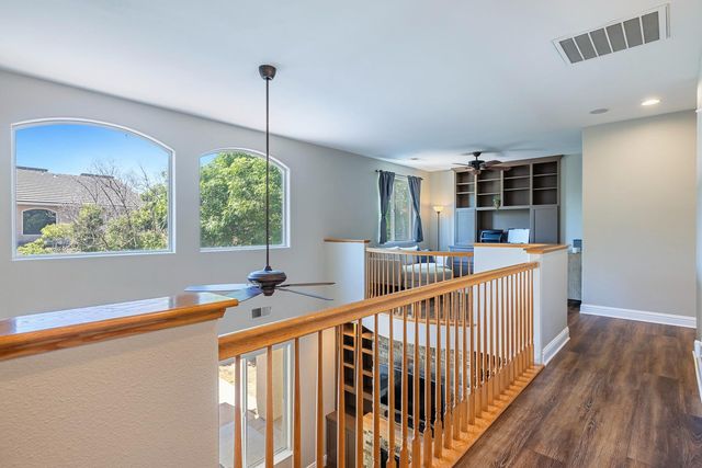 2696 Robinwood Avenue, Clovis, CA 93611