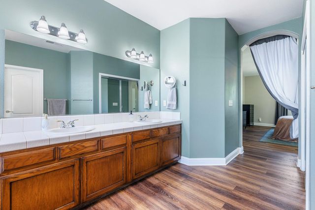 2696 Robinwood Avenue, Clovis, CA 93611