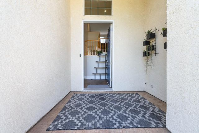 2696 Robinwood Avenue, Clovis, CA 93611