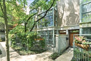 107 W DELAWARE Place F, Chicago, IL 60610
