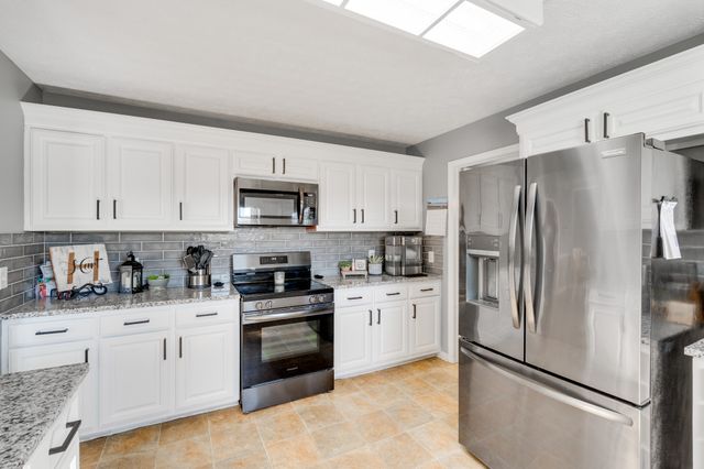 100 Creighton Pl, Shelbyville, TN 37160